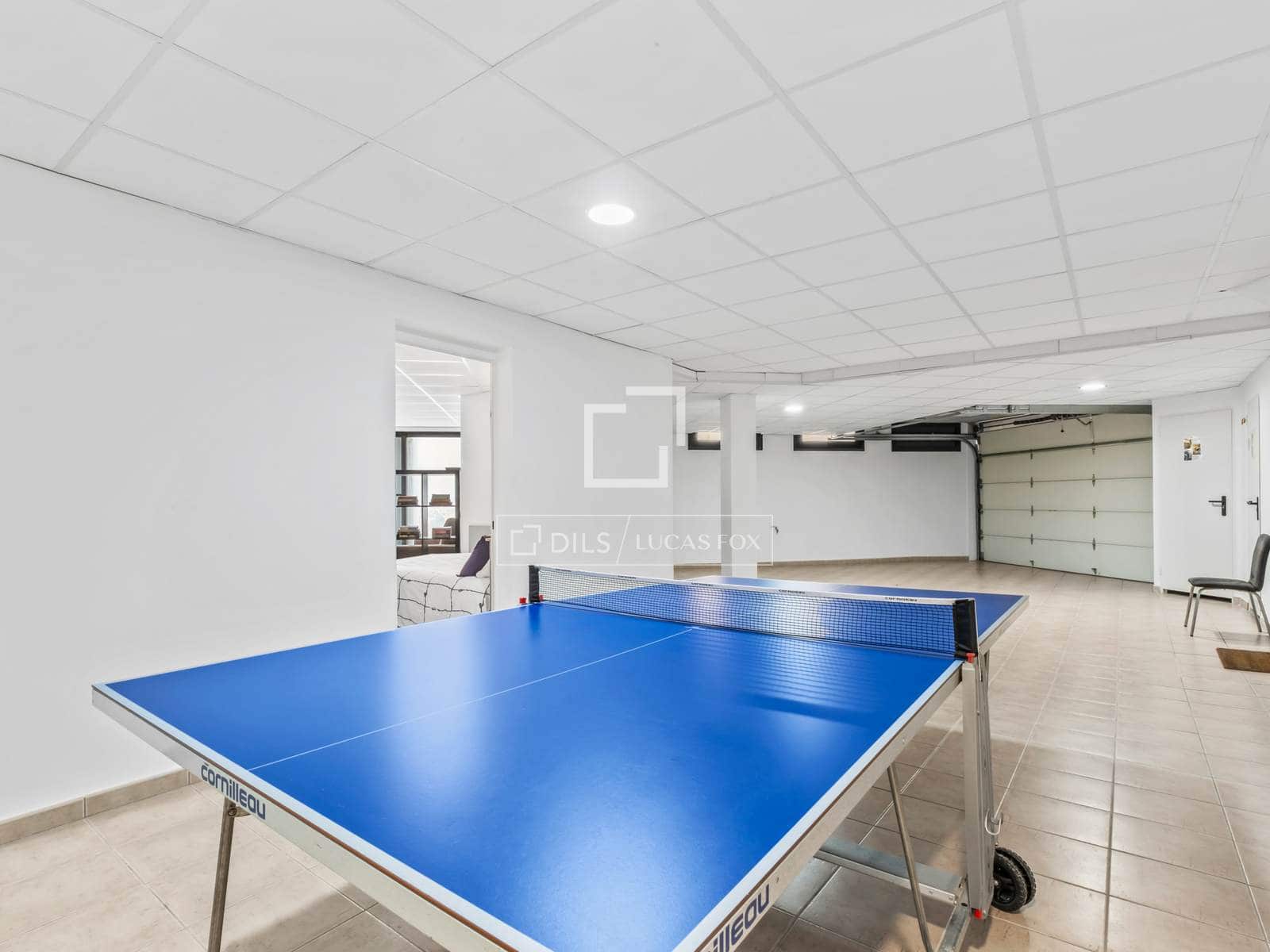 4 bedroom Villa for sale in El Campello with pool garage - € 1,985,000 (Ref: 9592064)