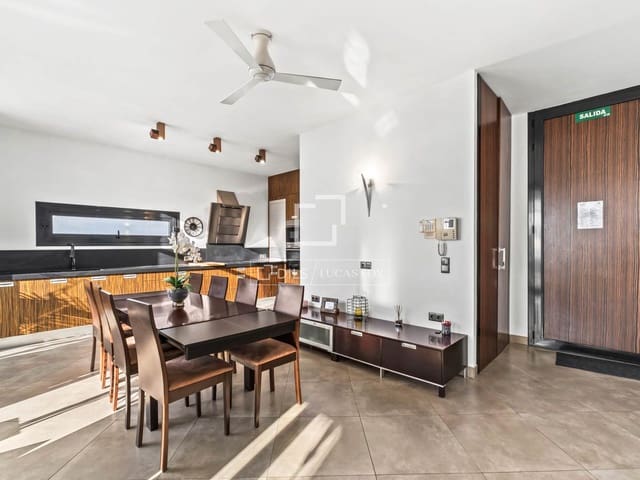 4 slaapkamer Villa te koop in El Campello met zwembad garage - € 1.985.000 (Ref: 9592064)