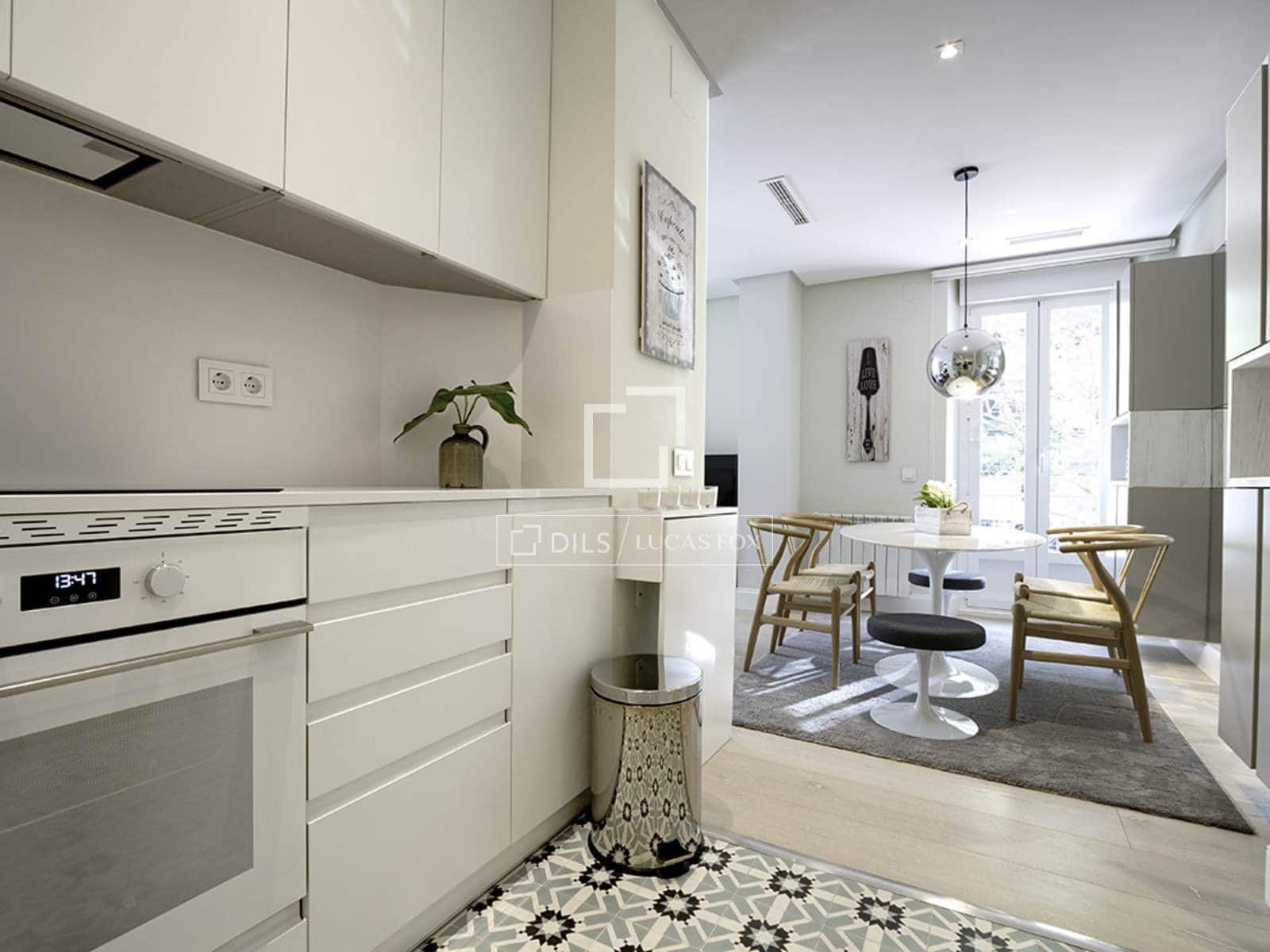 2 slaapkamer Appartement te huur in Madrid stad - € 5.600 (Ref: 9592186)