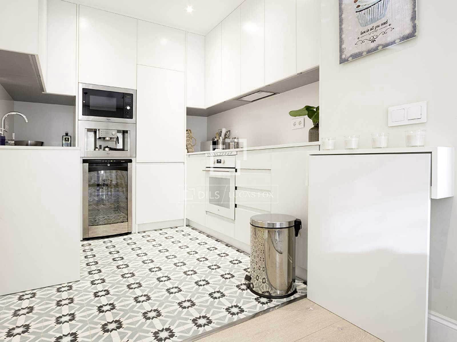 2 slaapkamer Appartement te huur in Madrid stad - € 5.600 (Ref: 9592186)