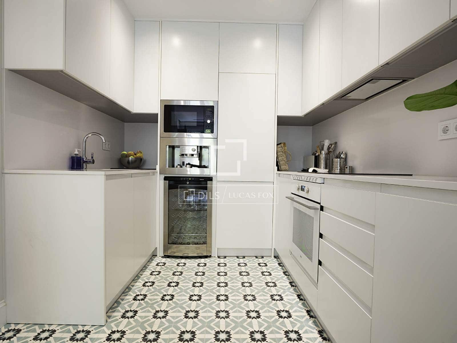 2 slaapkamer Appartement te huur in Madrid stad - € 5.600 (Ref: 9592186)