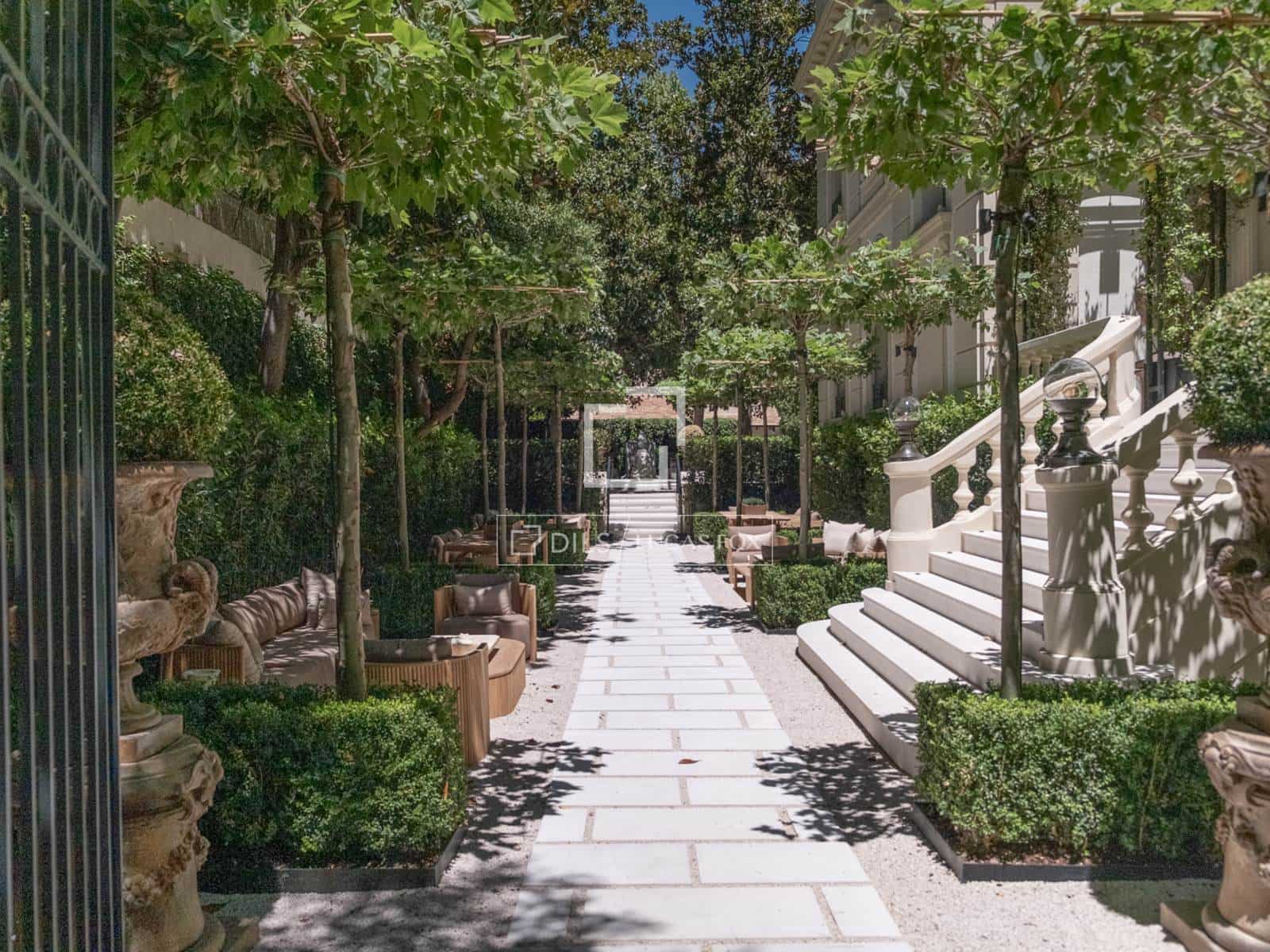 2 slaapkamer Appartement te huur in Madrid stad - € 5.600 (Ref: 9592186)