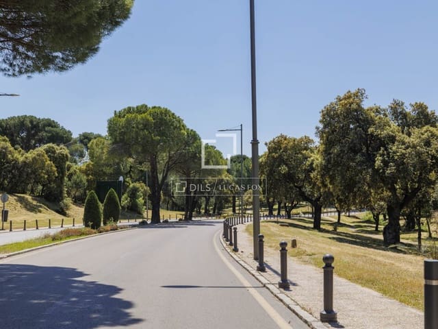 Działka budowlana na sprzedaż w Boadilla del Monte - 1 450 000 € (Ref: 9592188)