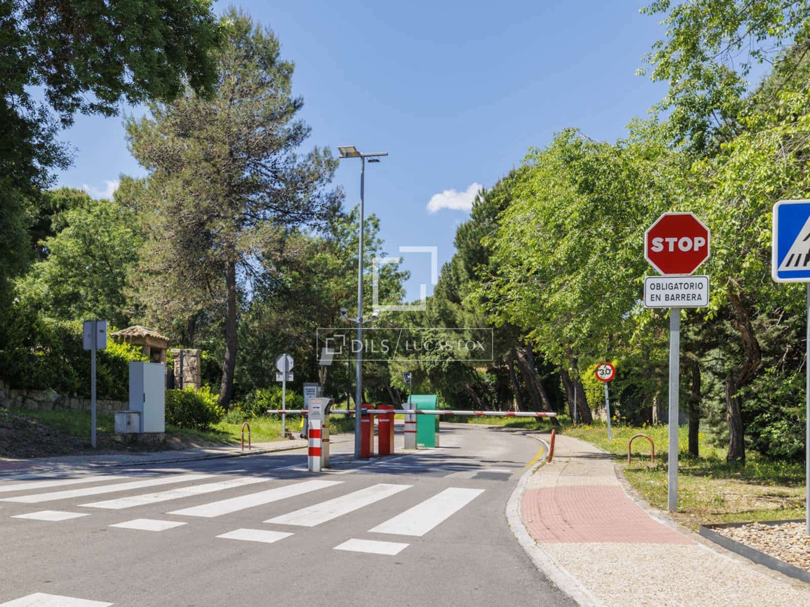 Działka budowlana na sprzedaż w Boadilla del Monte - 1 450 000 € (Ref: 9592188)