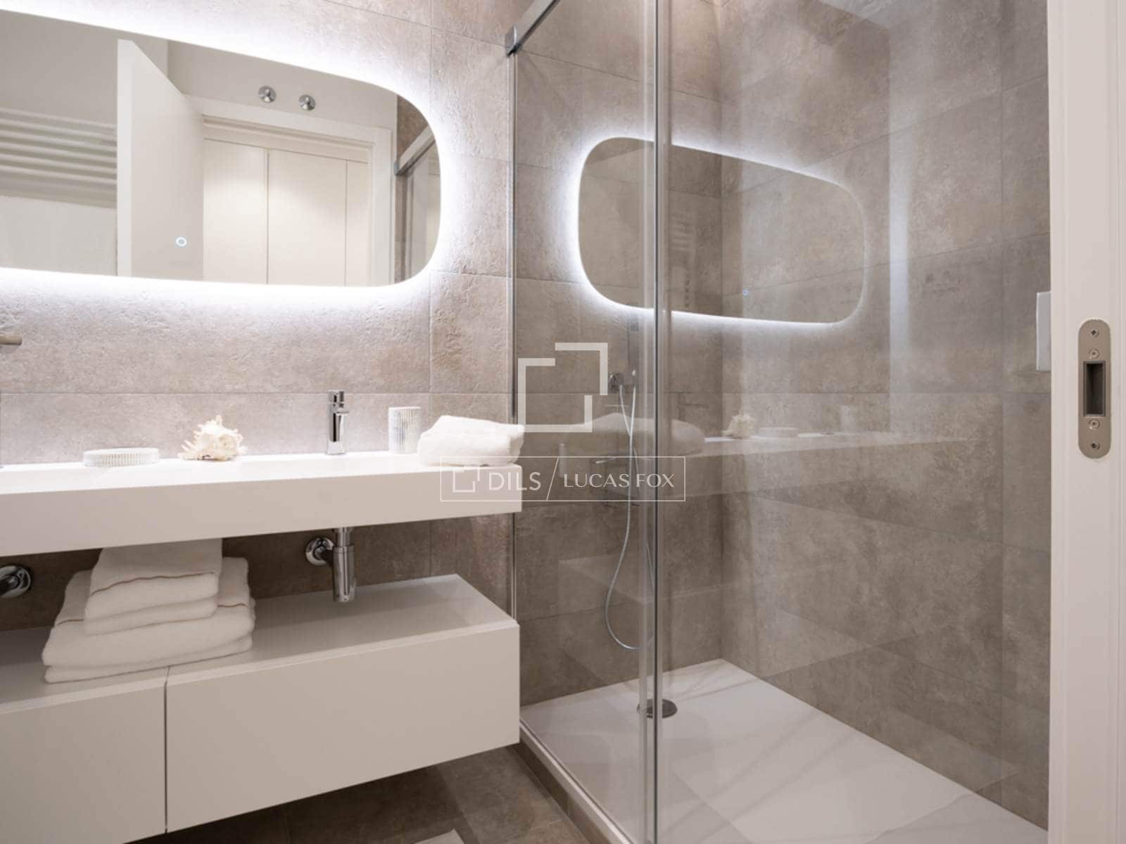 3 slaapkamer Appartement te huur in Madrid stad met garage - € 9.000 (Ref: 9593104)