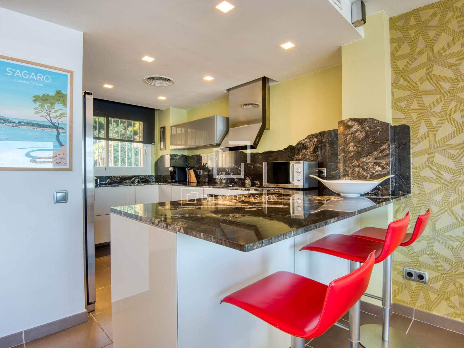 3 sypialnia Apartament na sprzedaż w Sant Feliu de Guixols z basenem garażem - 775 000 € (Ref: 9593105)