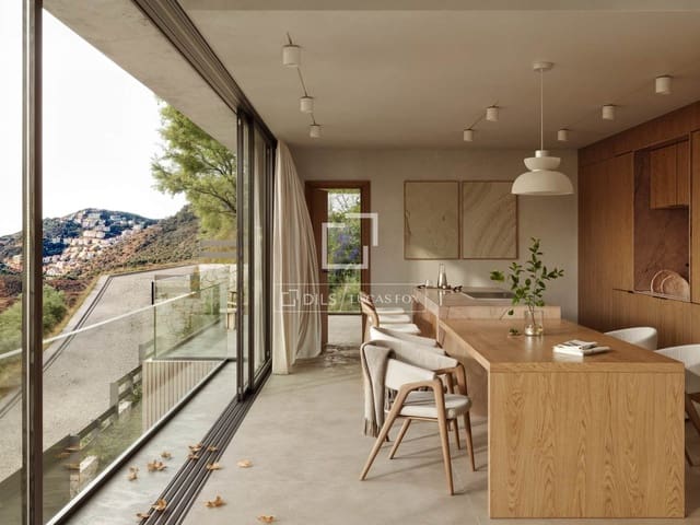 3 makuuhuone Huvila myytävänä paikassa Sant Feliu de Guíxols mukana uima-altaan 
autotalli - 1 050 000 € (Ref: 9593107)