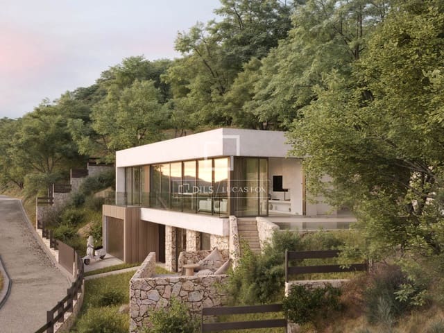 3 makuuhuone Huvila myytävänä paikassa Sant Feliu de Guíxols mukana uima-altaan 
autotalli - 1 050 000 € (Ref: 9593107)