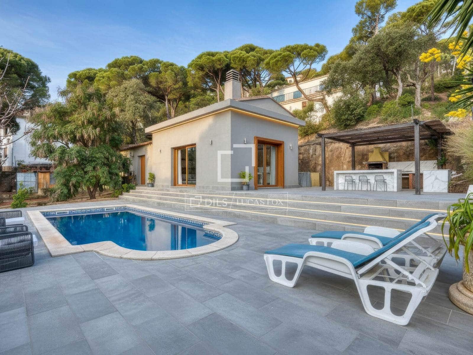 3 soveværelse Villa til salg i Sant Feliu de Guixols med swimmingpool garage - € 450.000 (Ref: 9593108)