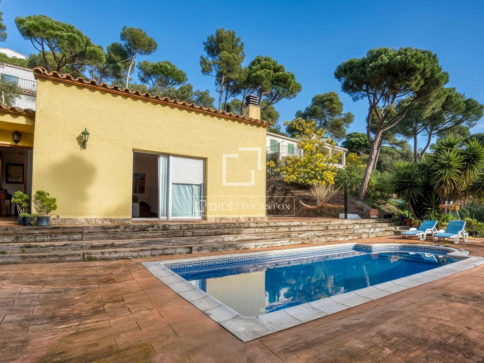 3 soveværelse Villa til salg i Sant Feliu de Guixols med swimmingpool garage - € 450.000 (Ref: 9593108)