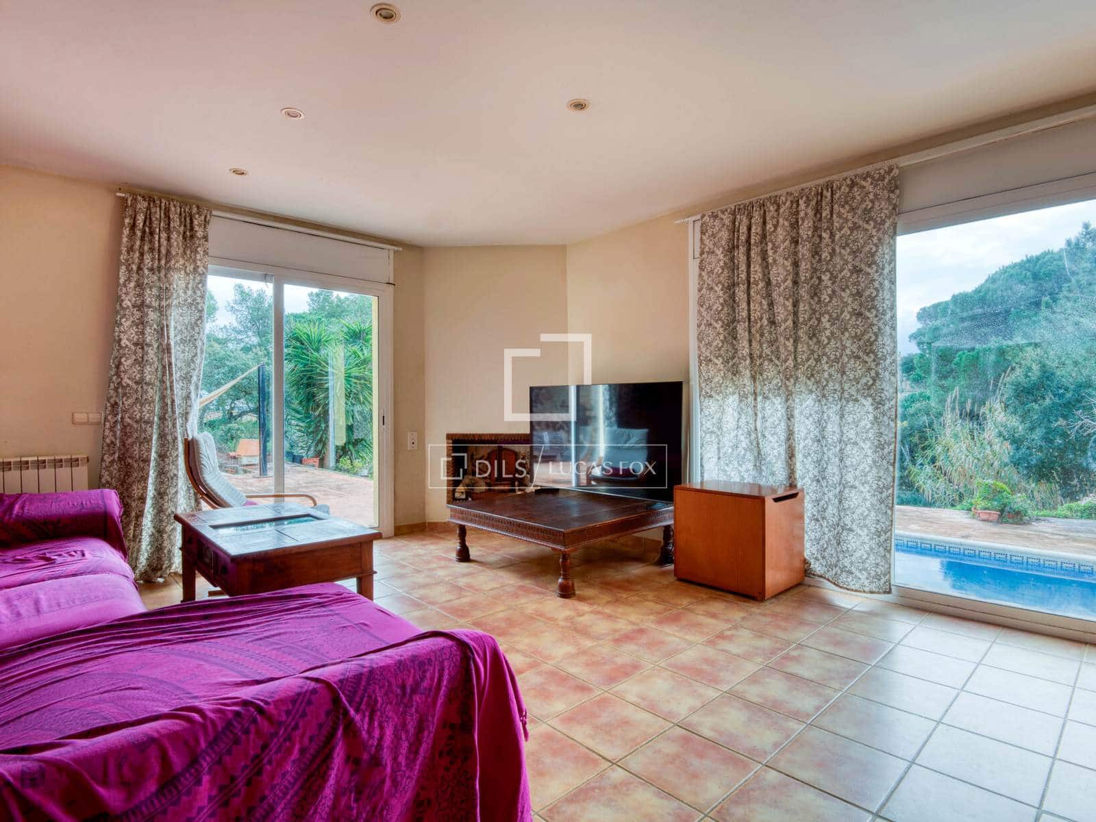 3 soveværelse Villa til salg i Sant Feliu de Guixols med swimmingpool garage - € 450.000 (Ref: 9593108)