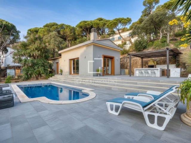 3 quarto Moradia para venda em Sant Feliu de Guíxols com piscina garagem - 450 000 € (Ref: 9593108)