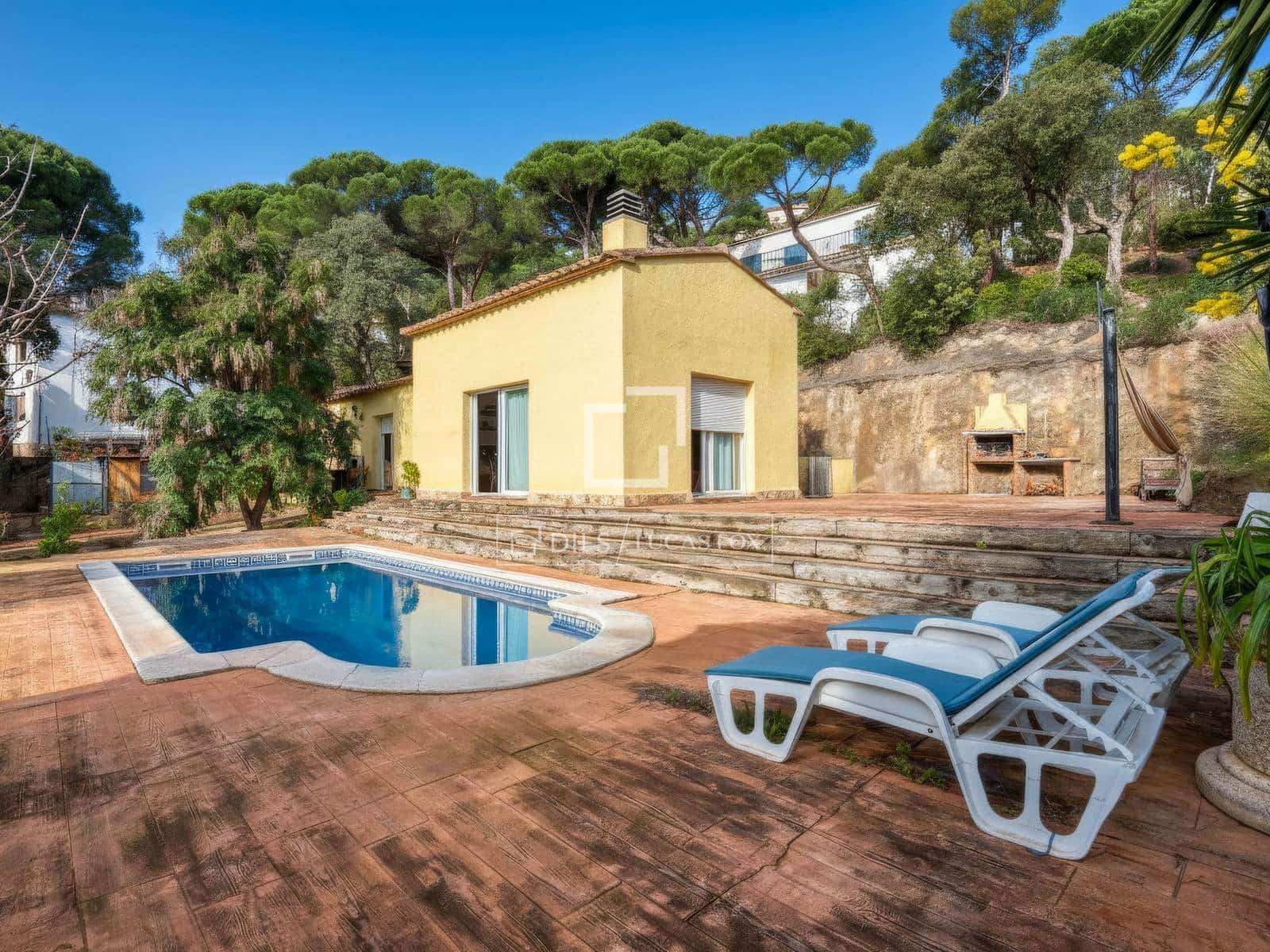 3 soveværelse Villa til salg i Sant Feliu de Guixols med swimmingpool garage - € 450.000 (Ref: 9593108)