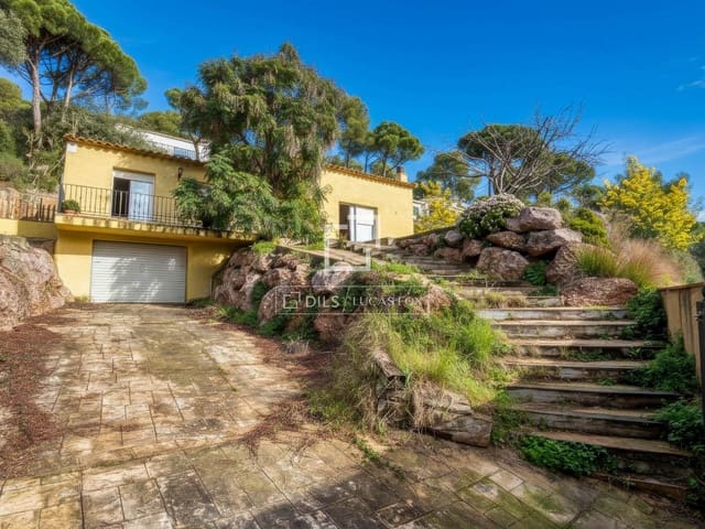 3 quarto Moradia para venda em Sant Feliu de Guíxols com piscina garagem - 450 000 € (Ref: 9593108)
