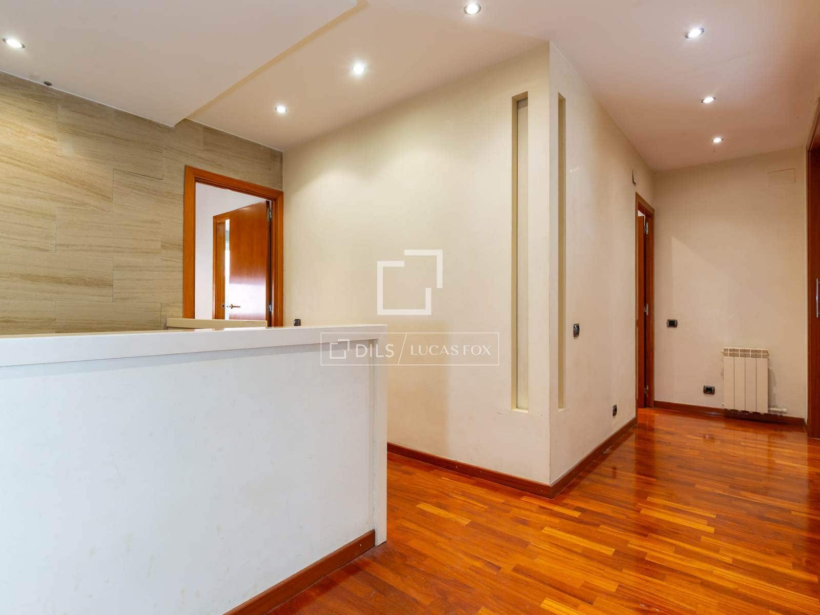 4 bedroom Apartment for sale in Sant Joan Despi with garage - € 780,000 (Ref: 9593109)