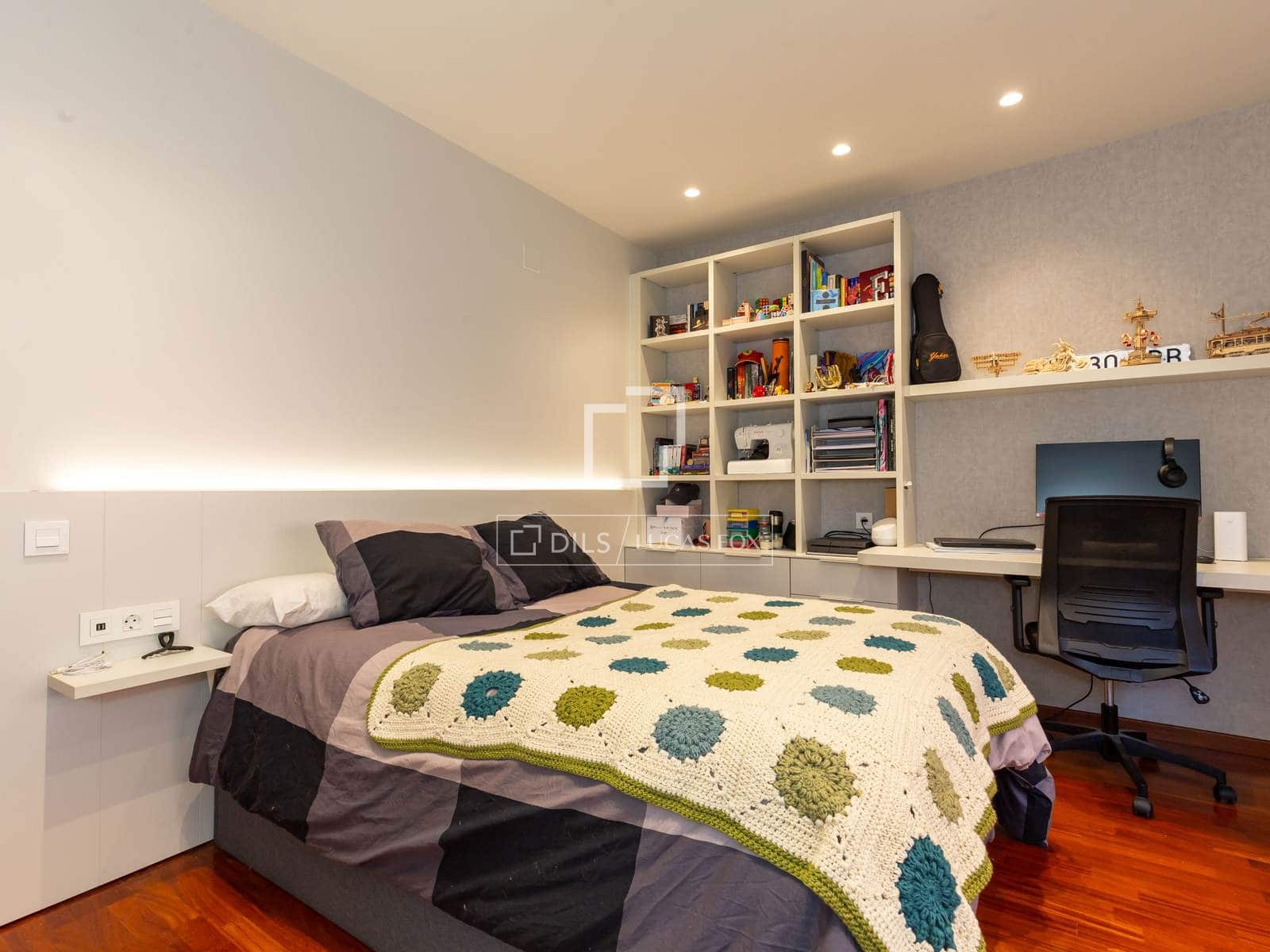 4 bedroom Apartment for sale in Sant Joan Despi with garage - € 780,000 (Ref: 9593109)