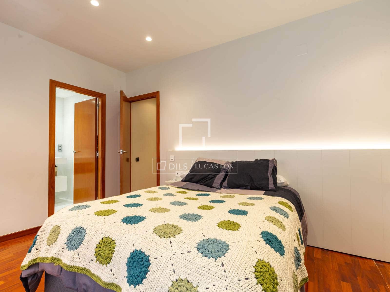 4 bedroom Apartment for sale in Sant Joan Despi with garage - € 780,000 (Ref: 9593109)