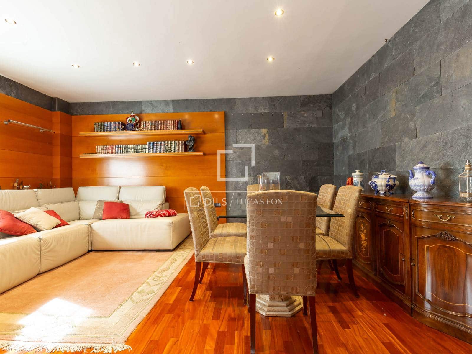 4 bedroom Apartment for sale in Sant Joan Despi with garage - € 780,000 (Ref: 9593109)