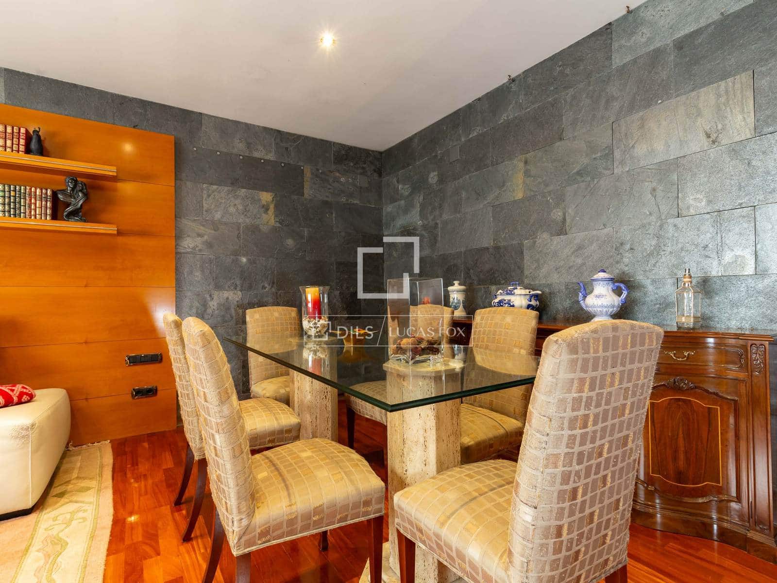 4 bedroom Apartment for sale in Sant Joan Despi with garage - € 780,000 (Ref: 9593109)