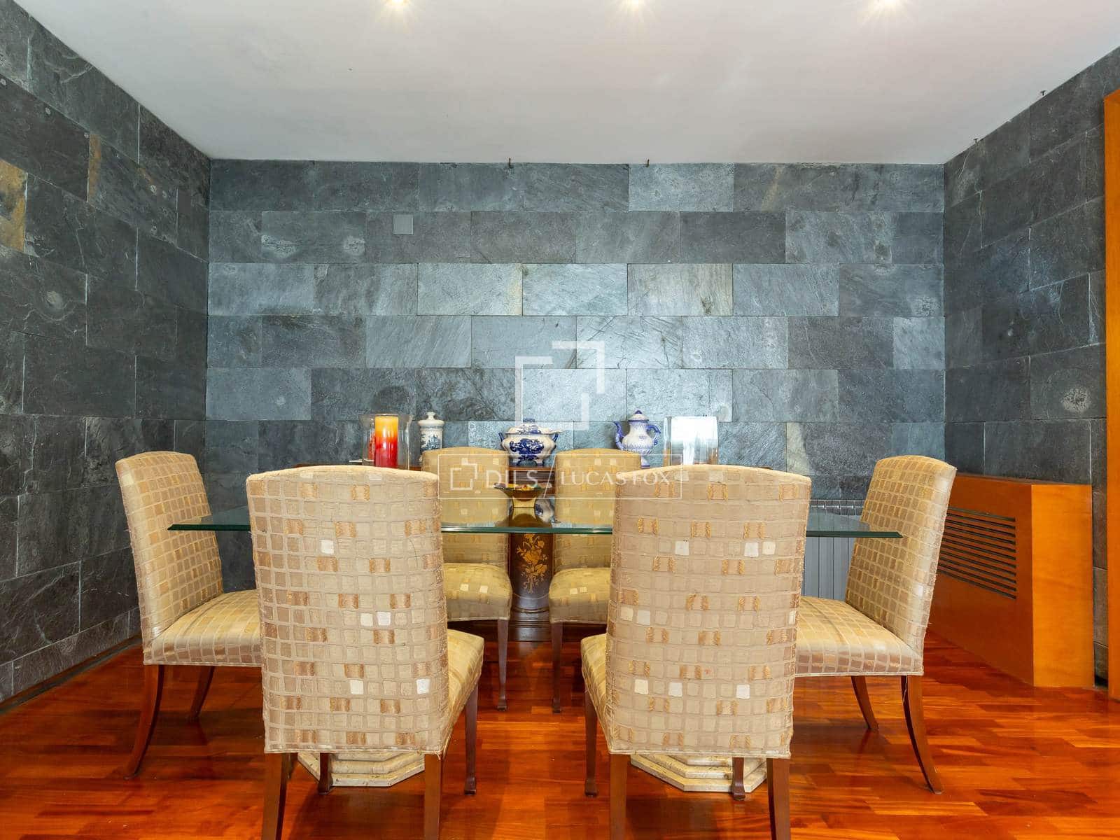 4 bedroom Apartment for sale in Sant Joan Despi with garage - € 780,000 (Ref: 9593109)