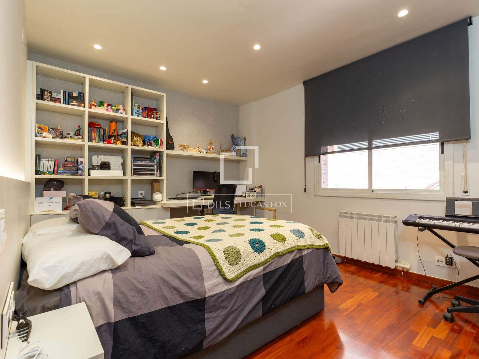 4 bedroom Apartment for sale in Sant Joan Despi with garage - € 780,000 (Ref: 9593109)