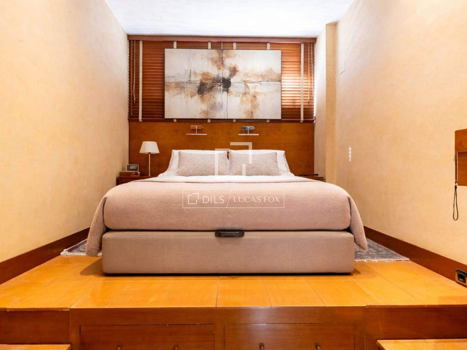 4 bedroom Apartment for sale in Sant Joan Despi with garage - € 780,000 (Ref: 9593109)