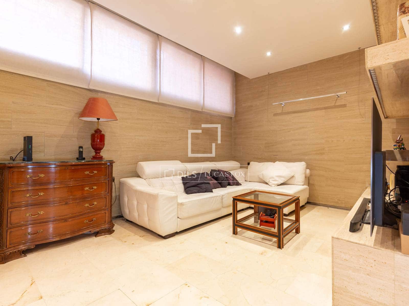 4 bedroom Apartment for sale in Sant Joan Despi with garage - € 780,000 (Ref: 9593109)