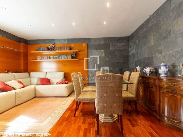 4 bedroom Apartment for sale in Sant Joan Despí with garage - € 780,000 (Ref: 9593109)