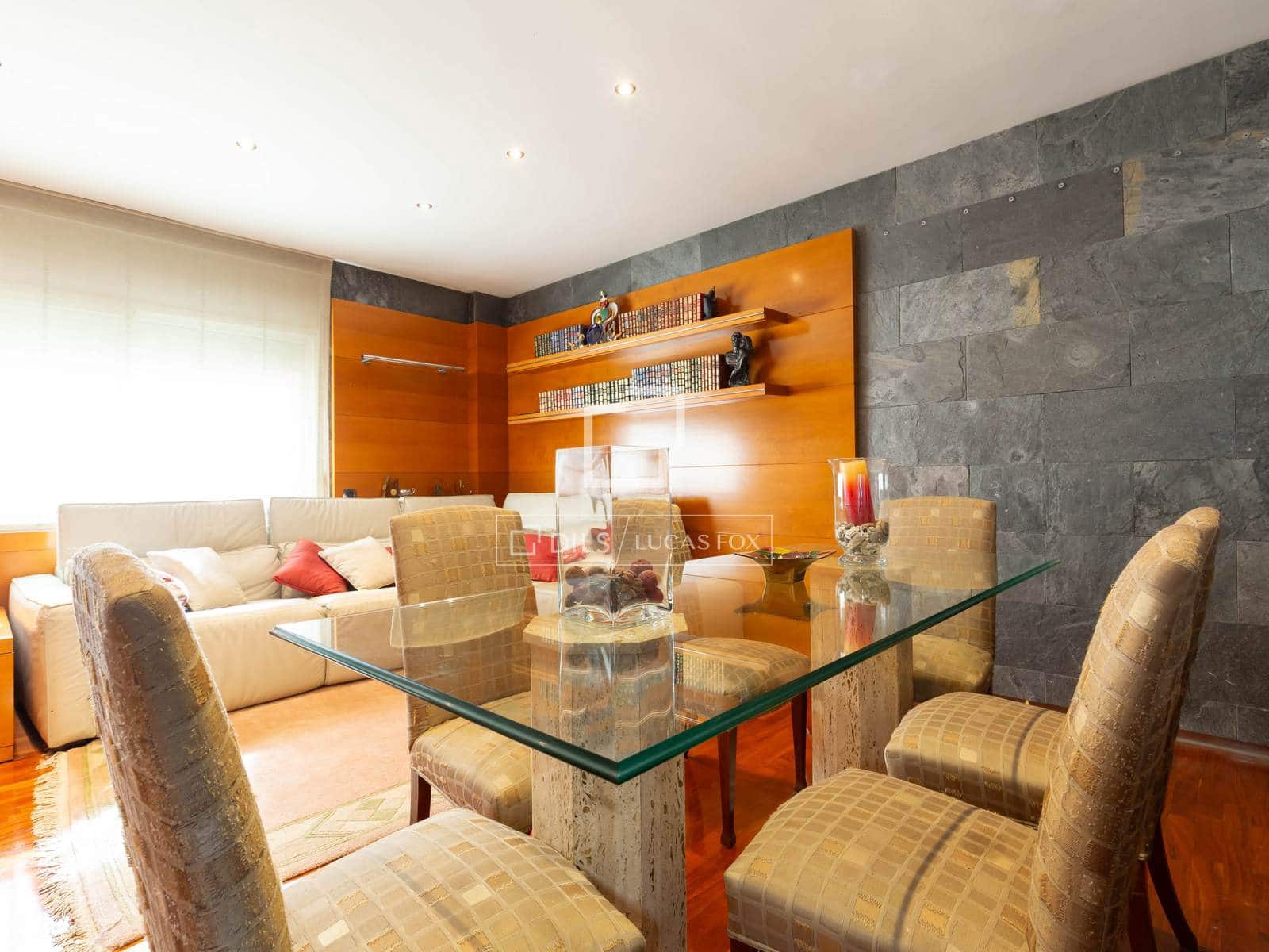 4 bedroom Apartment for sale in Sant Joan Despi with garage - € 780,000 (Ref: 9593109)