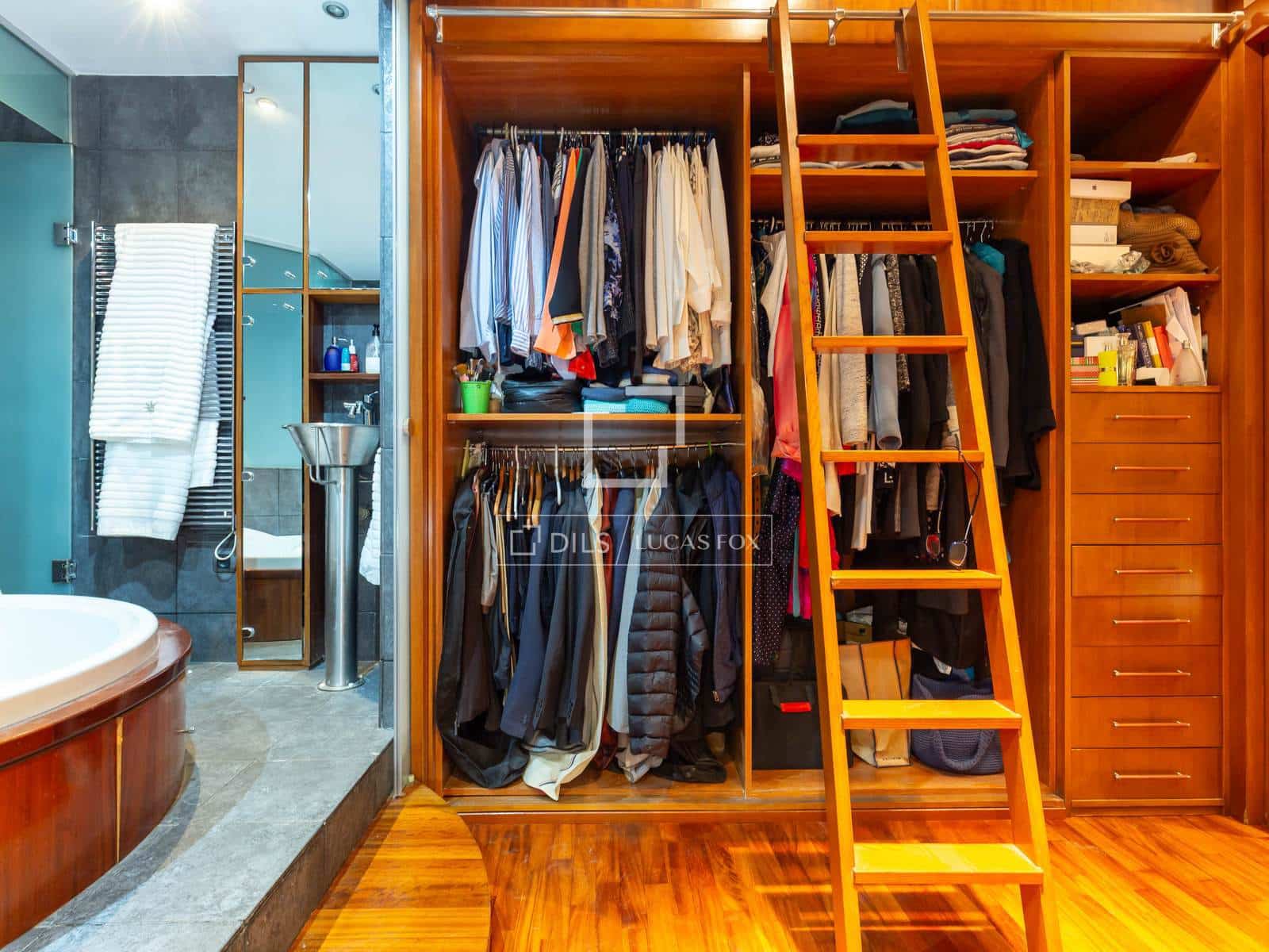 4 bedroom Apartment for sale in Sant Joan Despi with garage - € 780,000 (Ref: 9593109)