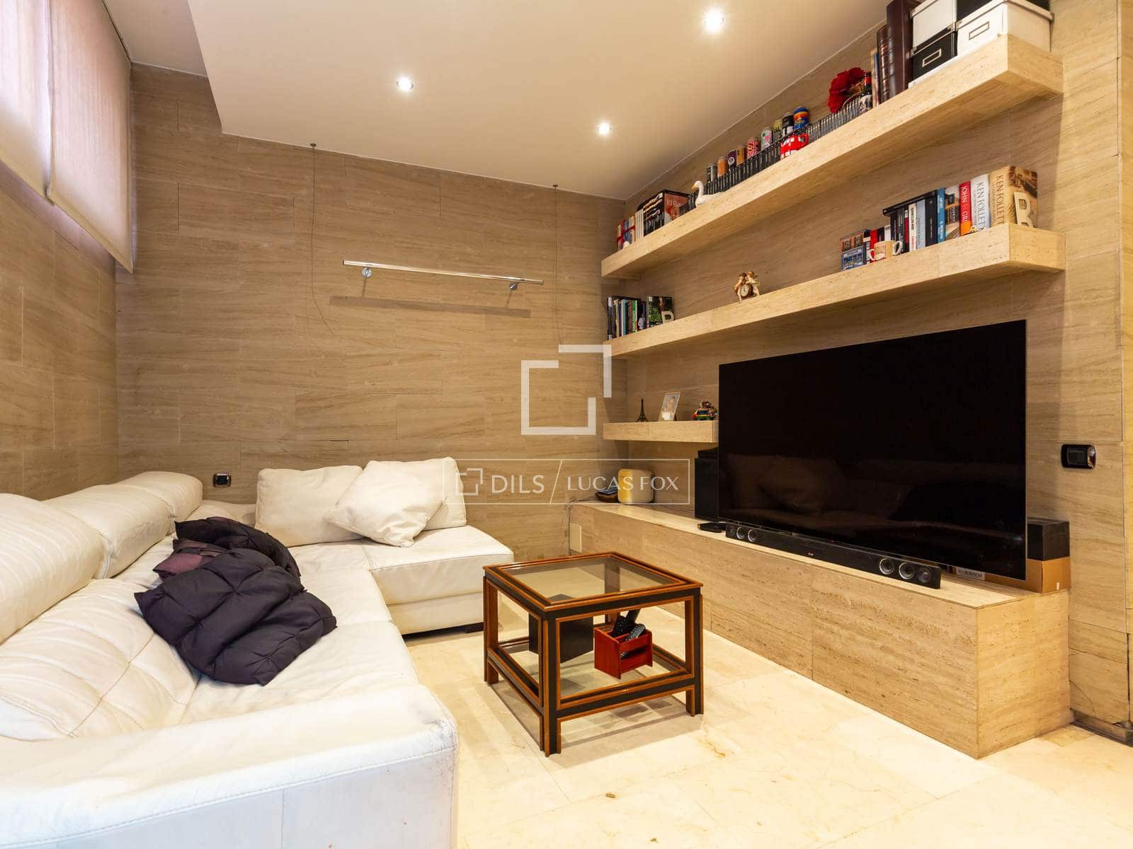 4 bedroom Apartment for sale in Sant Joan Despi with garage - € 780,000 (Ref: 9593109)