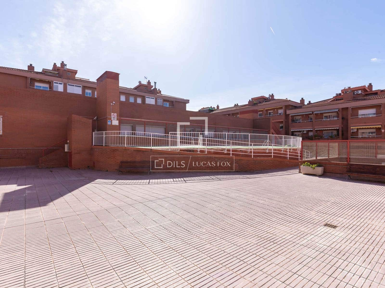 4 bedroom Apartment for sale in Sant Joan Despi with garage - € 780,000 (Ref: 9593109)