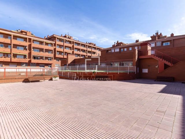 4 bedroom Apartment for sale in Sant Joan Despí with garage - € 780,000 (Ref: 9593109)