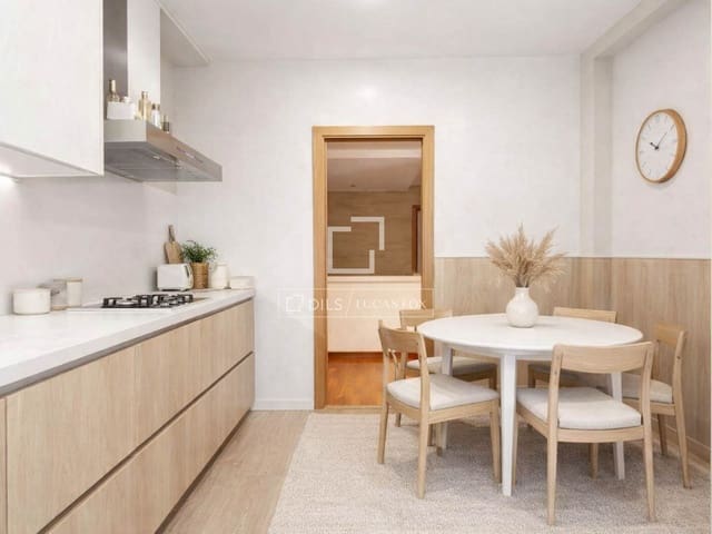 4 bedroom Apartment for sale in Sant Joan Despí with garage - € 780,000 (Ref: 9593109)