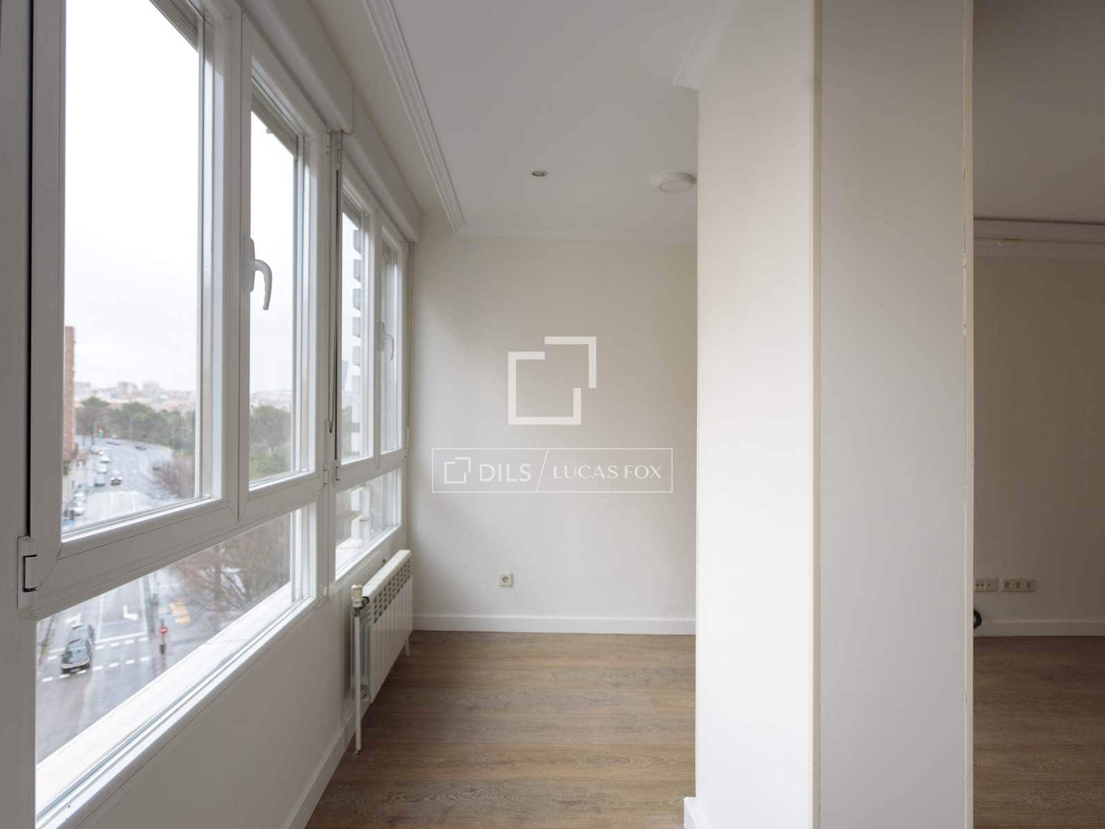 4 slaapkamer Appartement te huur in Madrid stad met garage - € 2.900 (Ref: 9593110)