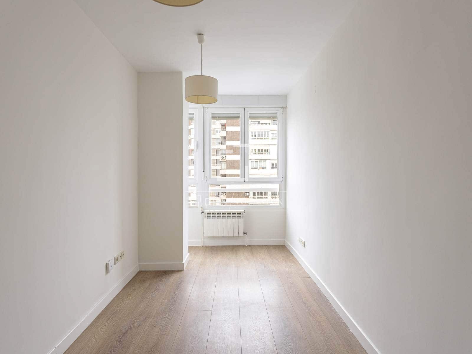 4 slaapkamer Appartement te huur in Madrid stad met garage - € 2.900 (Ref: 9593110)