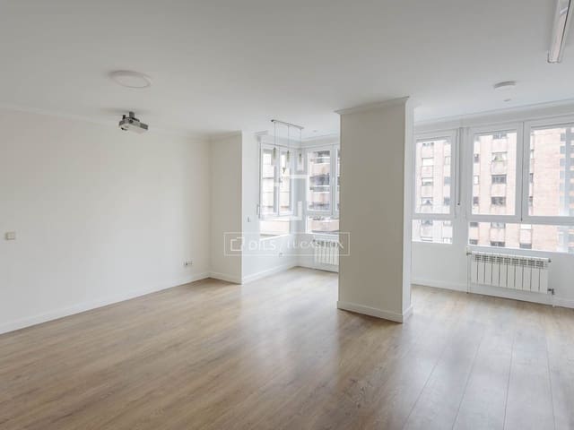 4 slaapkamer Appartement te huur in Madrid stad met garage - € 2.900 (Ref: 9593110)