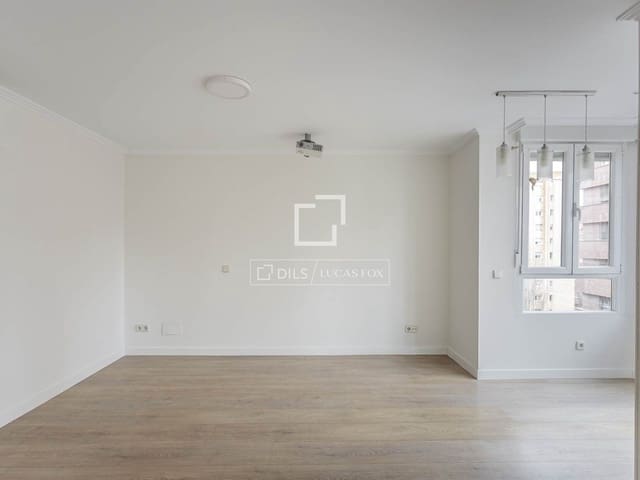 4 slaapkamer Appartement te huur in Madrid stad met garage - € 2.900 (Ref: 9593110)