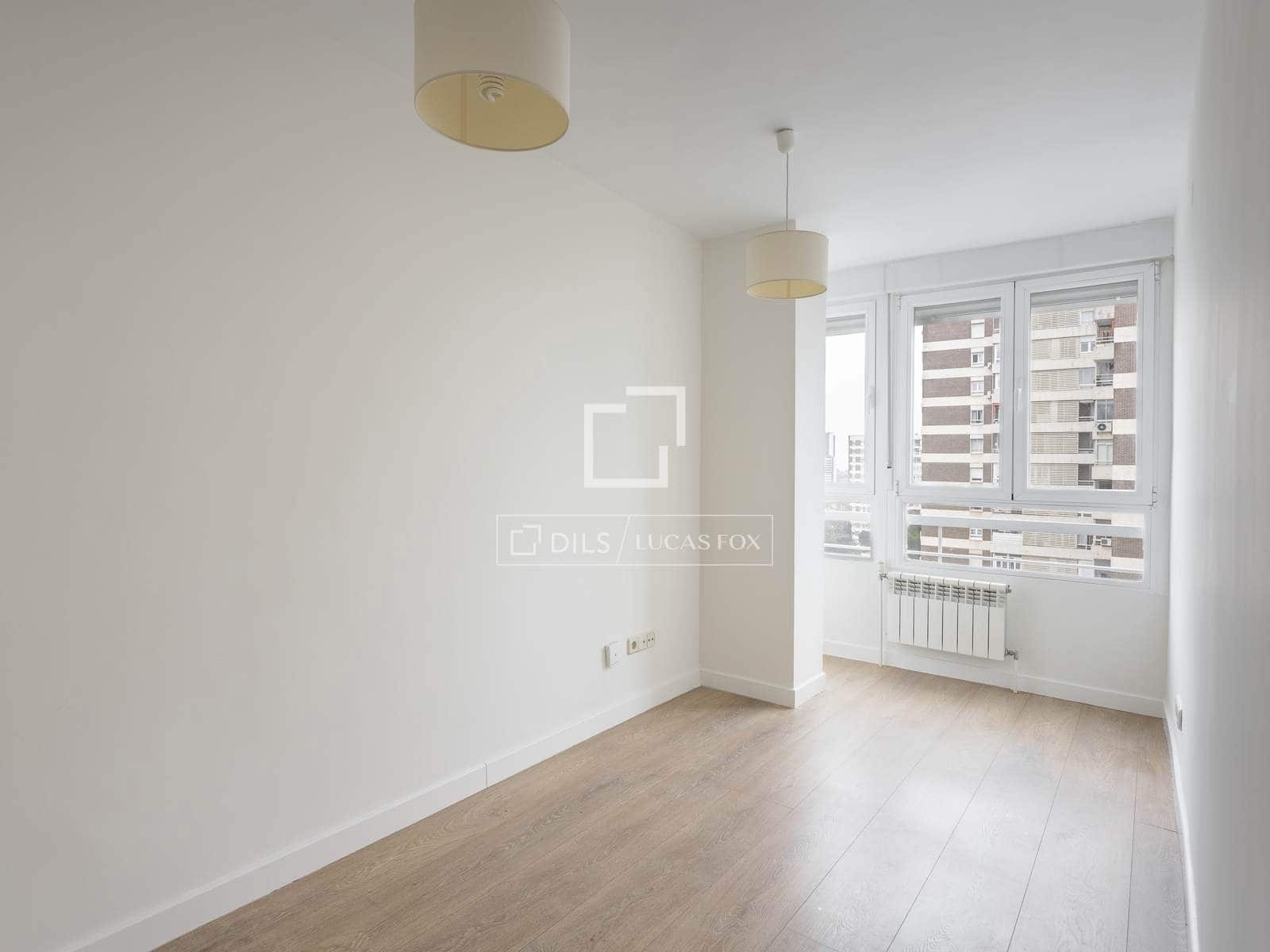 4 slaapkamer Appartement te huur in Madrid stad met garage - € 2.900 (Ref: 9593110)
