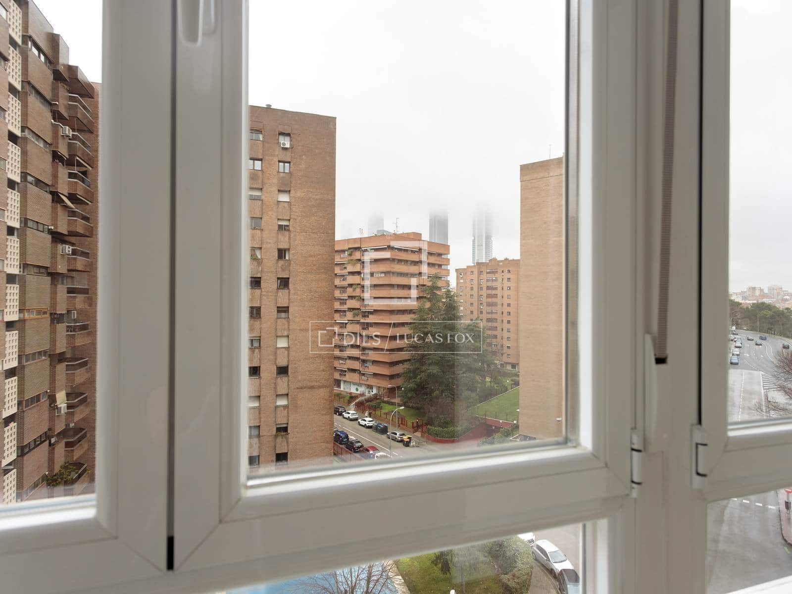 4 slaapkamer Appartement te huur in Madrid stad met garage - € 2.900 (Ref: 9593110)