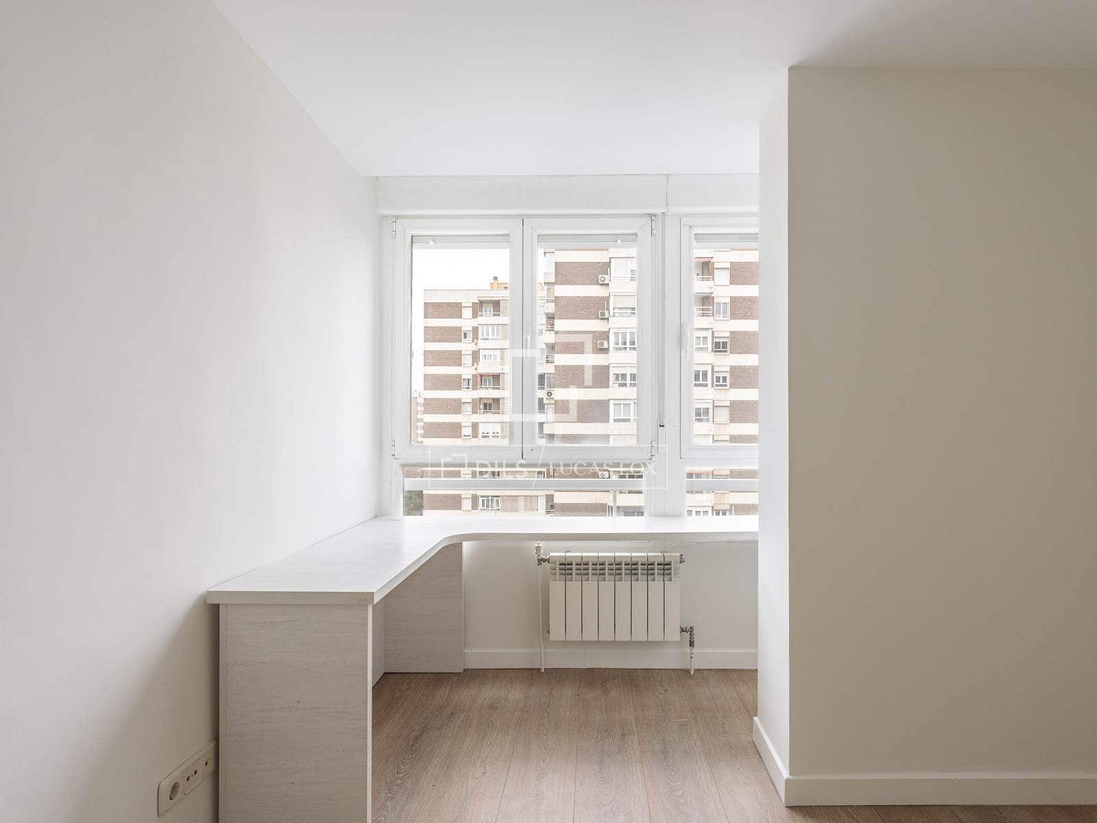 4 slaapkamer Appartement te huur in Madrid stad met garage - € 2.900 (Ref: 9593110)