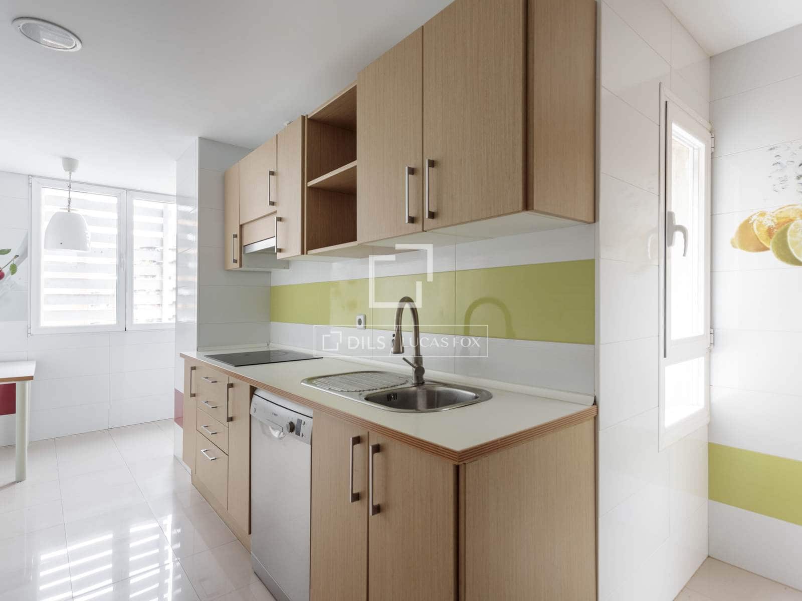 4 slaapkamer Appartement te huur in Madrid stad met garage - € 2.900 (Ref: 9593110)