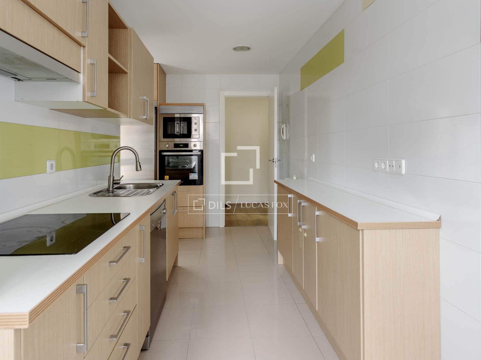 4 slaapkamer Appartement te huur in Madrid stad met garage - € 2.900 (Ref: 9593110)