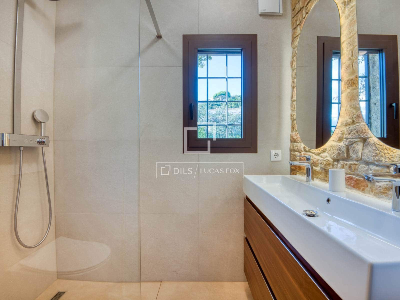 9 makuuhuone Huvila myytävänä paikassa Platja d'Aro mukana uima-altaan 
autotalli - 3 250 000 € (Ref: 9593111)