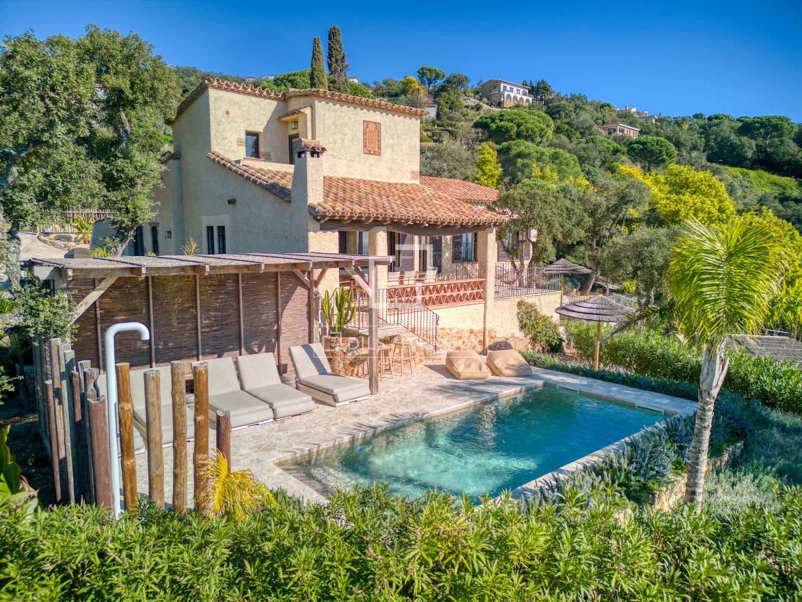 9 makuuhuone Huvila myytävänä paikassa Platja d'Aro mukana uima-altaan 
autotalli - 3 250 000 € (Ref: 9593111)