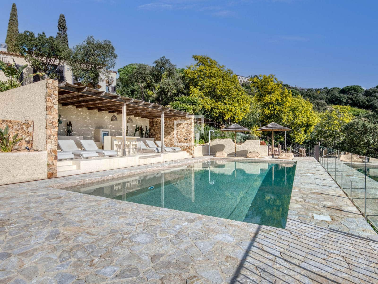 9 makuuhuone Huvila myytävänä paikassa Platja d'Aro mukana uima-altaan 
autotalli - 3 250 000 € (Ref: 9593111)