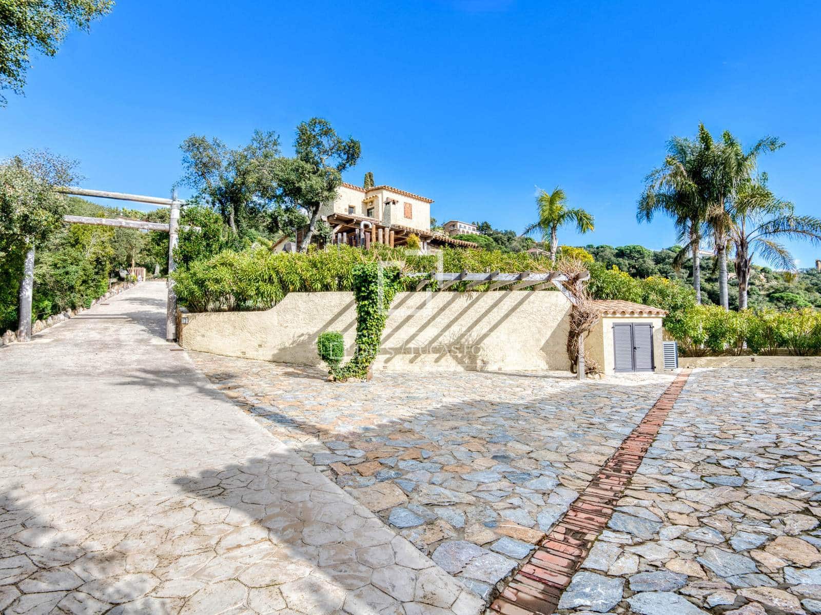 9 makuuhuone Huvila myytävänä paikassa Platja d'Aro mukana uima-altaan 
autotalli - 3 250 000 € (Ref: 9593111)