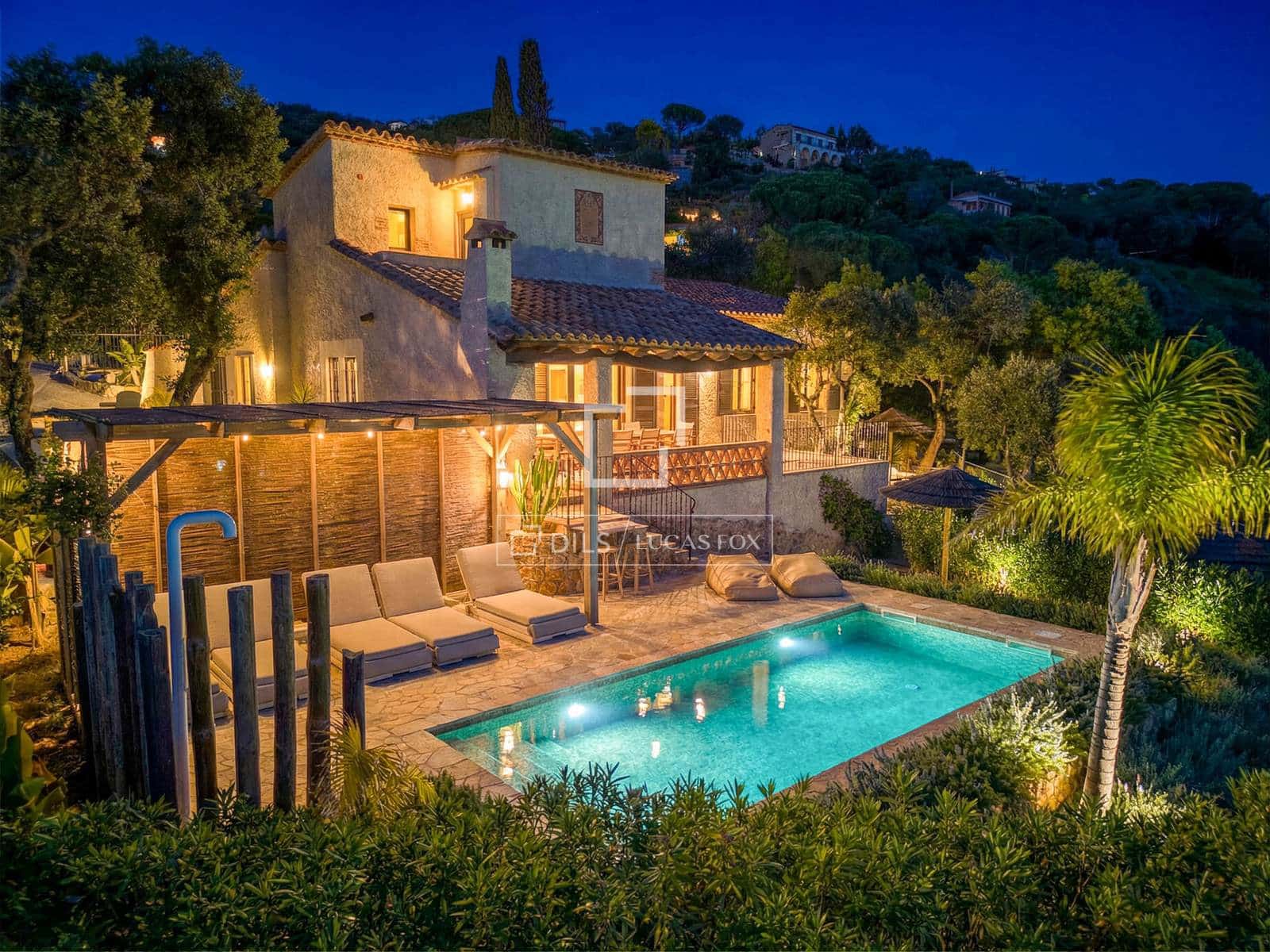 9 makuuhuone Huvila myytävänä paikassa Platja d'Aro mukana uima-altaan 
autotalli - 3 250 000 € (Ref: 9593111)