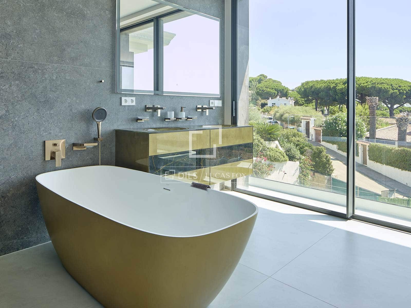 5 makuuhuone Huvila myytävänä paikassa Calonge i Sant Antoni mukana uima-altaan 
autotalli - 4 100 000 € (Ref: 9593112)