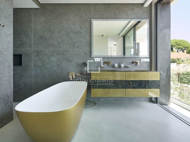 5 makuuhuone Huvila myytävänä paikassa Calonge i Sant Antoni mukana uima-altaan 
autotalli - 4 100 000 € (Ref: 9593112)